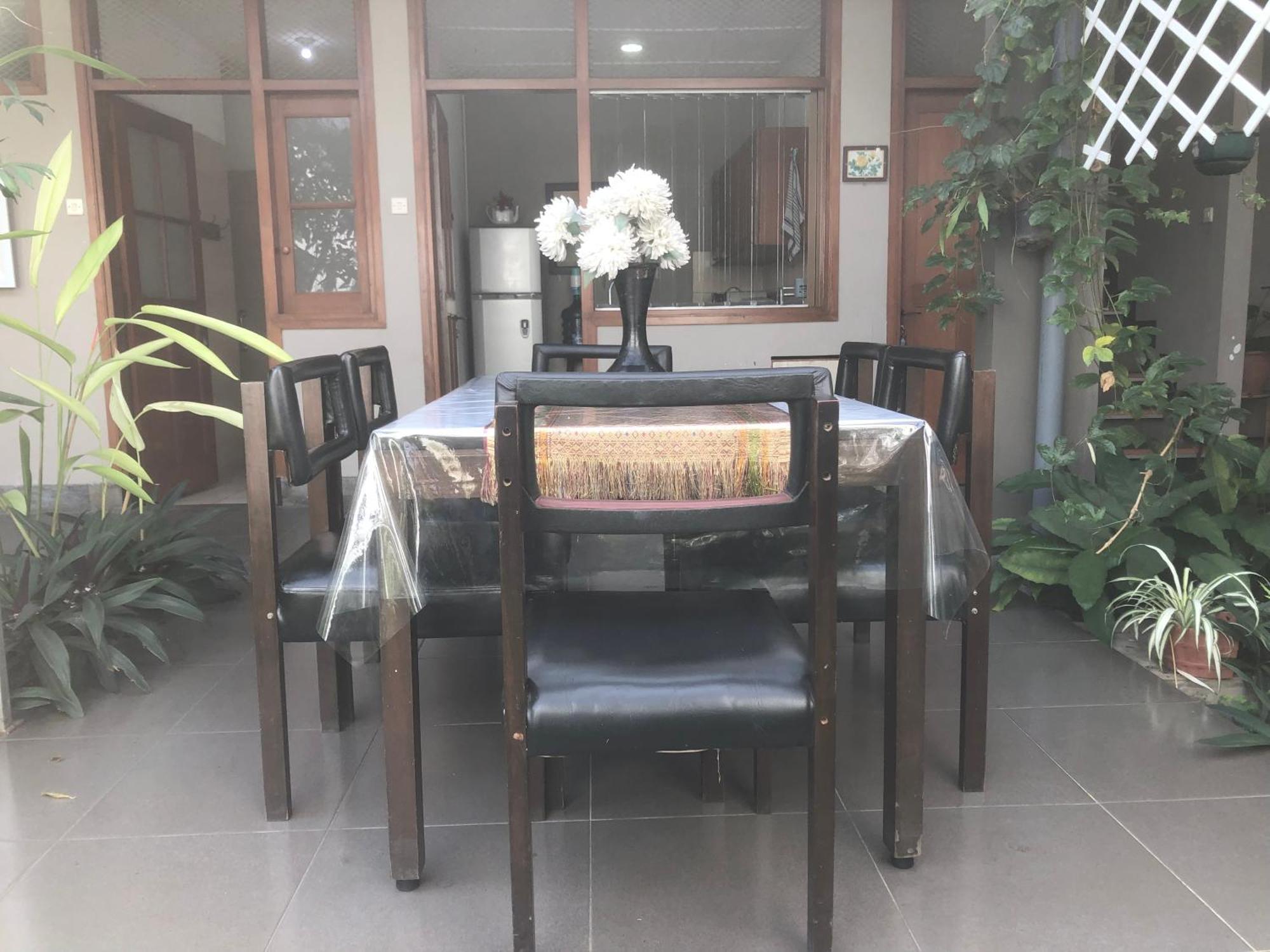 De Riau Guesthouse Bandung Exterior photo