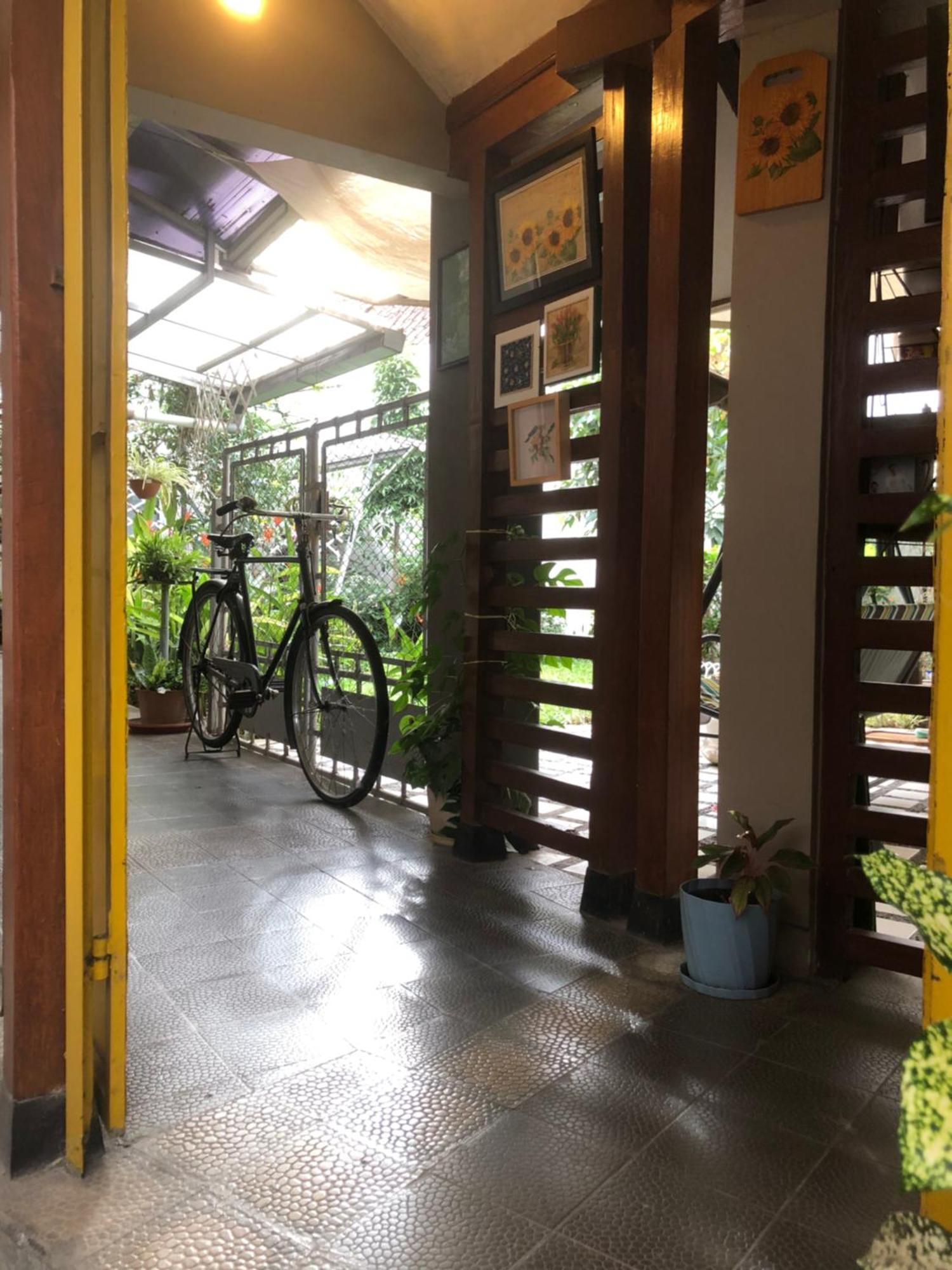 De Riau Guesthouse Bandung Exterior photo